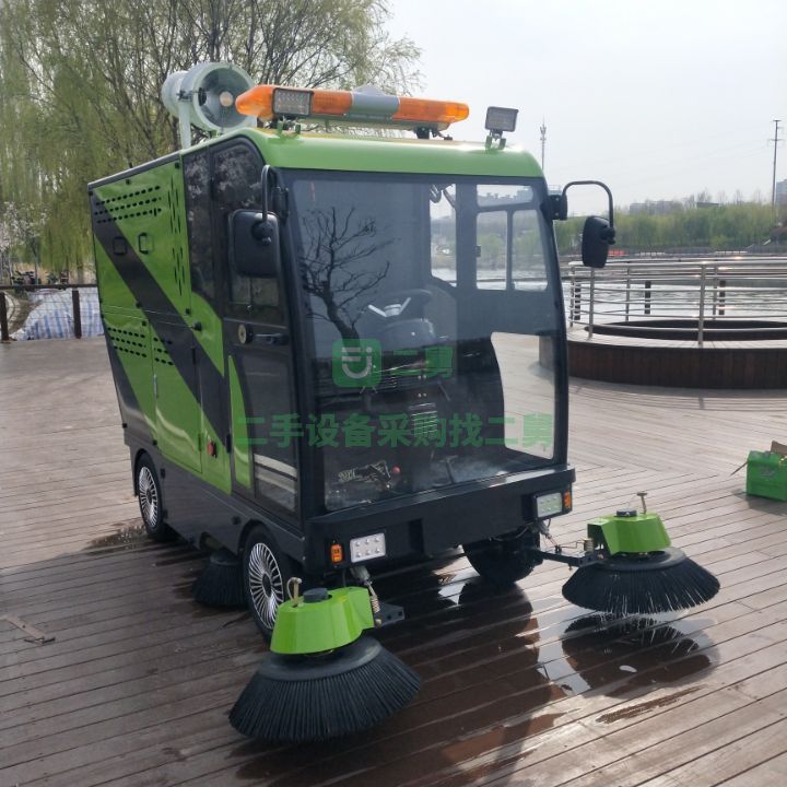 出售21年的新能源電動掃地車