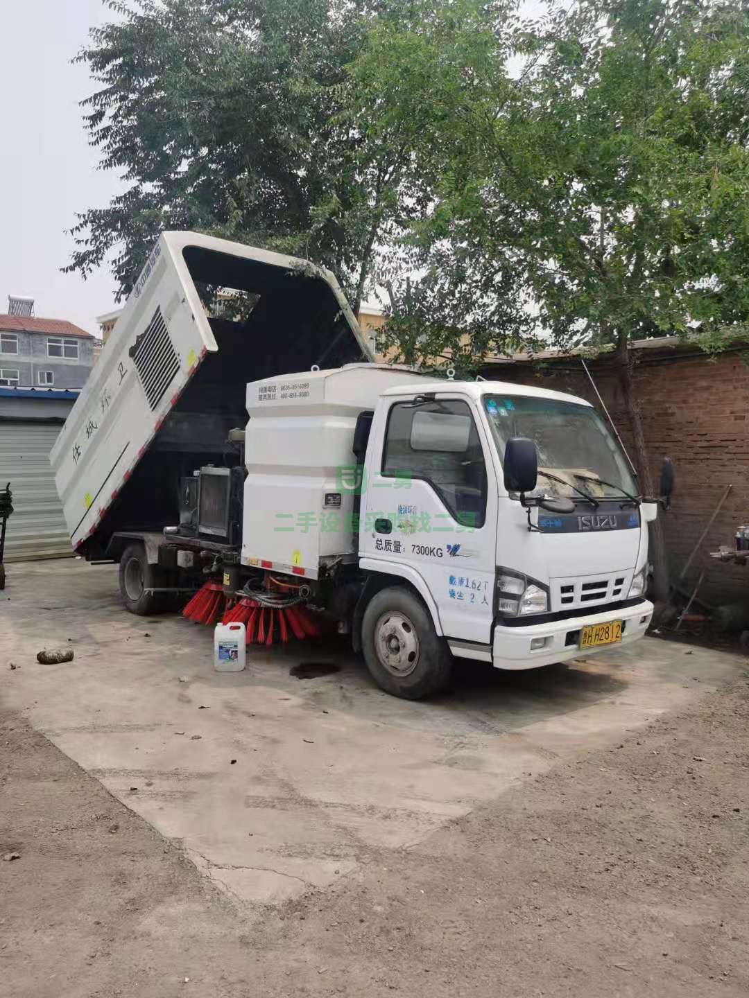 出售四臺二手國四小型洗掃車掃地車