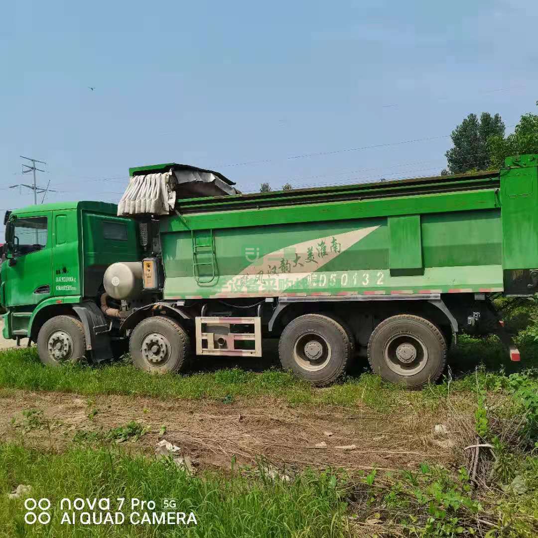 出售一臺19年國五10月聯(lián)合LNG燒氣車自卸車，5.6米大箱