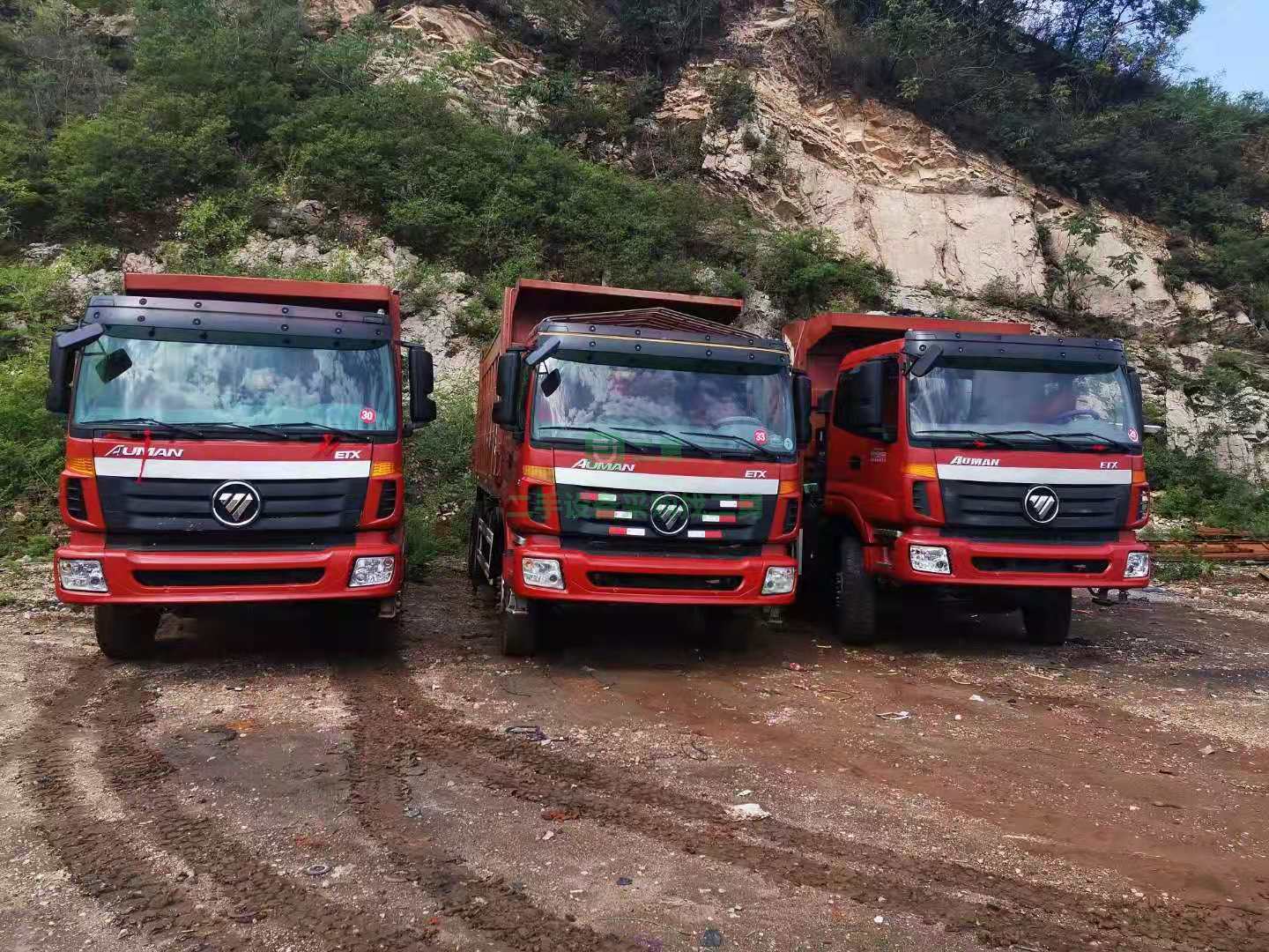出售18---19年礦山訂制版豪沃/歐曼自卸車，箱長5.6---6米