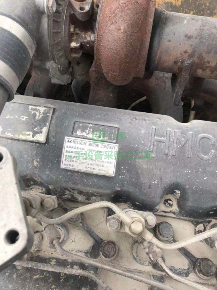 出售二手九成新的現(xiàn)代215-7黑金剛挖掘機(jī)