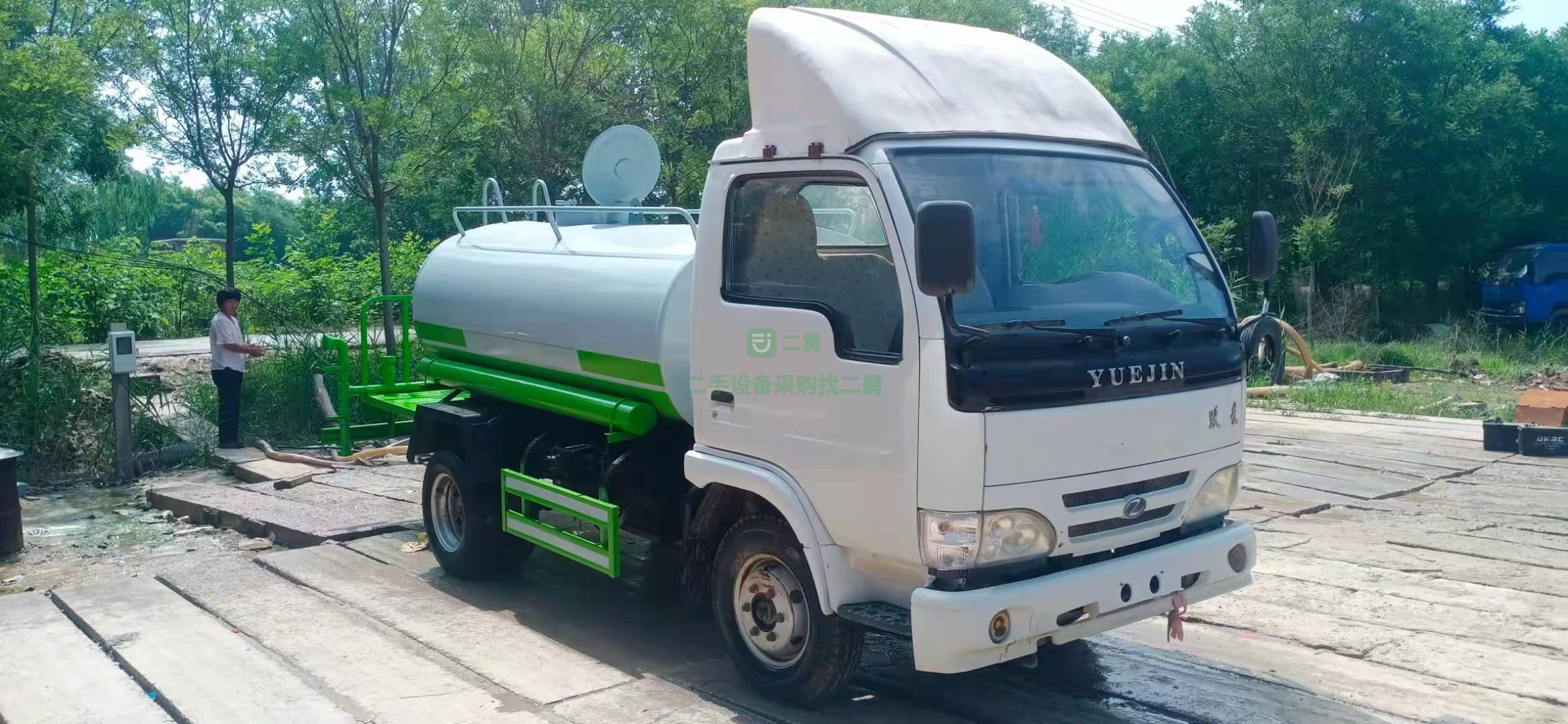 出售一臺2013年躍進三方灑水車濰柴發動機