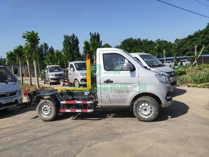 山東出售二手九成新的長安垃圾桶鉤臂車