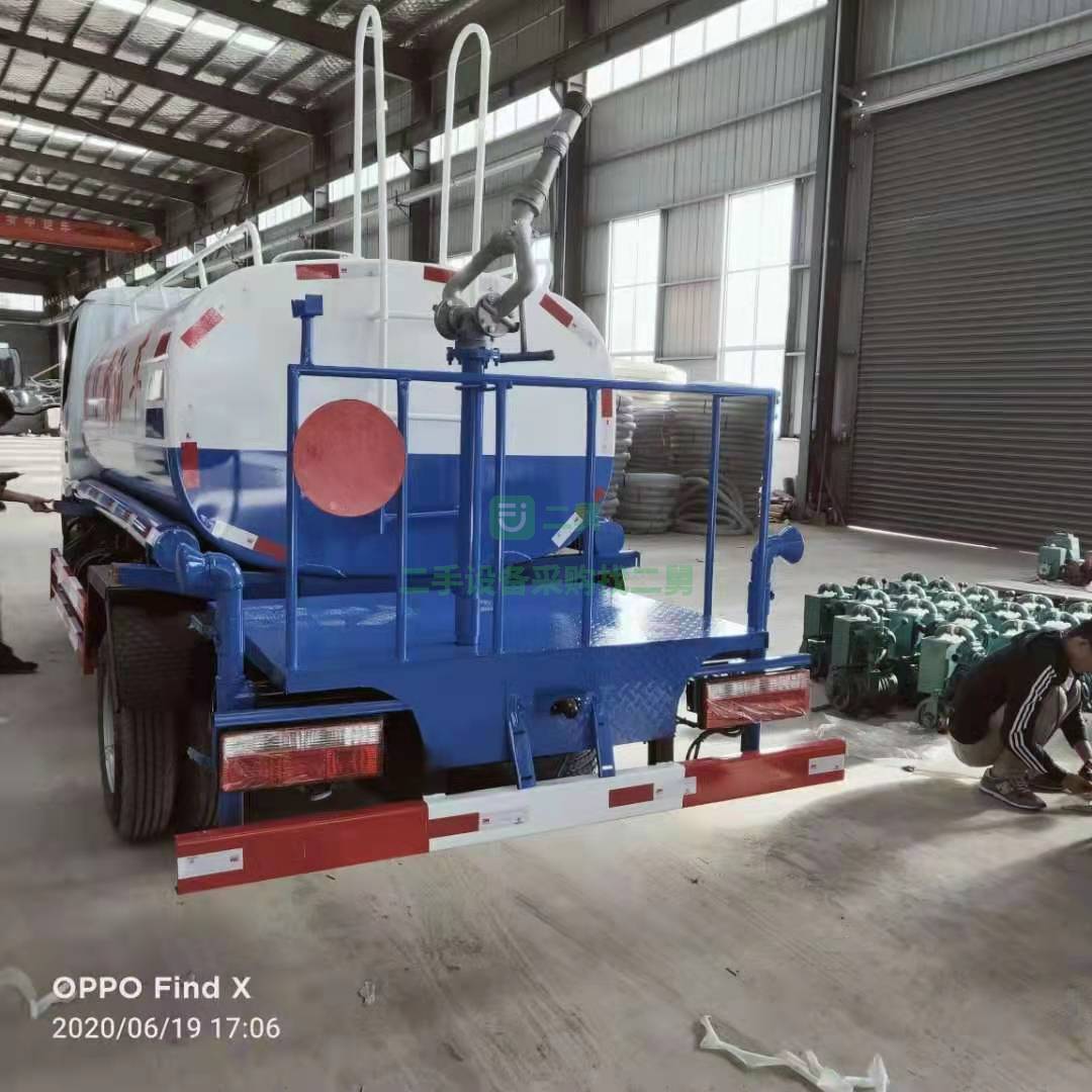 出售一臺全新國六五方灑水車  藍牌黃牌都可以