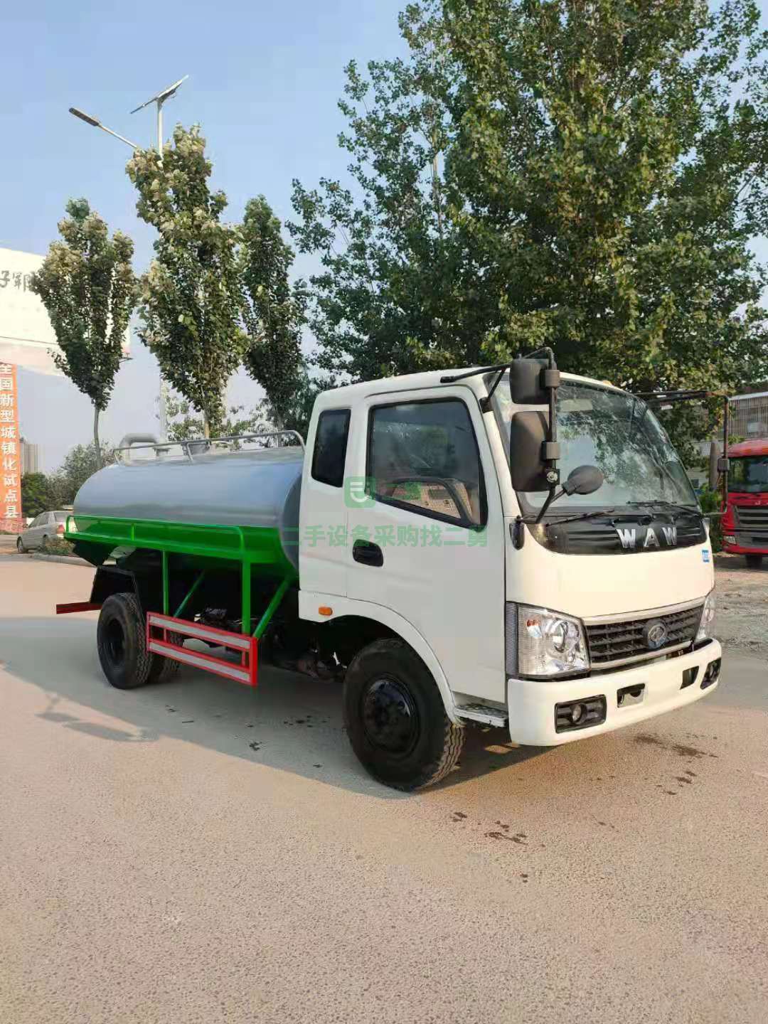 出售2014年五征奧馳1800新款底盤改裝全新5立方吸糞車