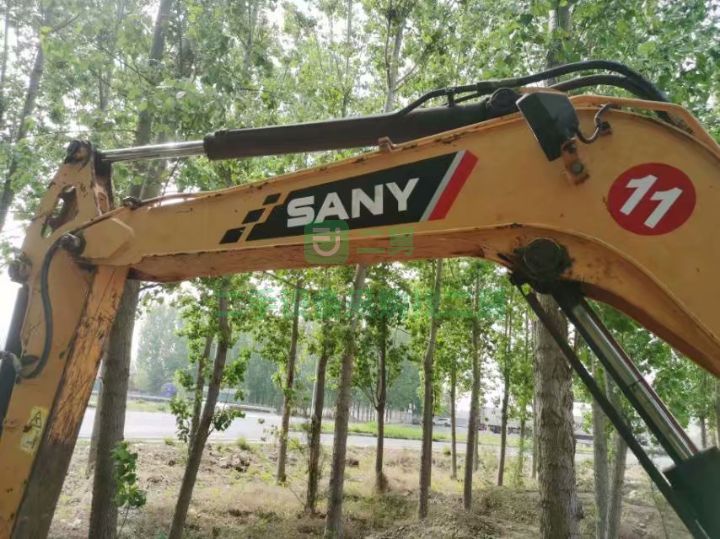 出售17年三一60原版原漆，個人土方挖掘機，車況好性能強，動作協調