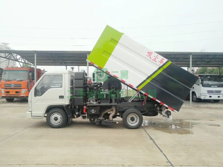 低價(jià)出售21年的東風(fēng)掃路車，免費(fèi)質(zhì)保一年