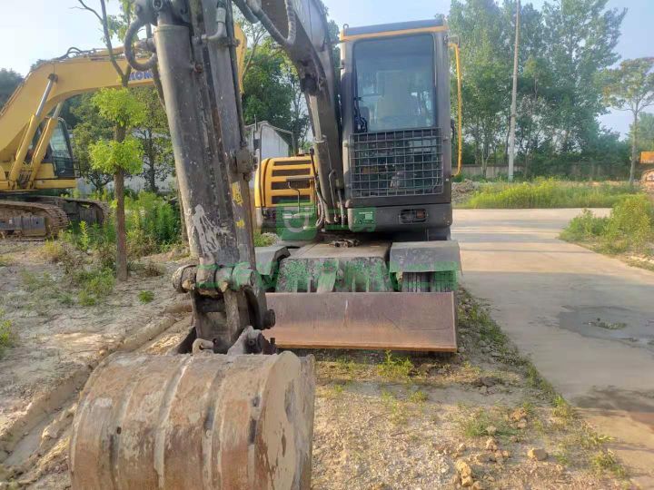 安徽出售二手九成新的臨工金利70輪式挖掘機