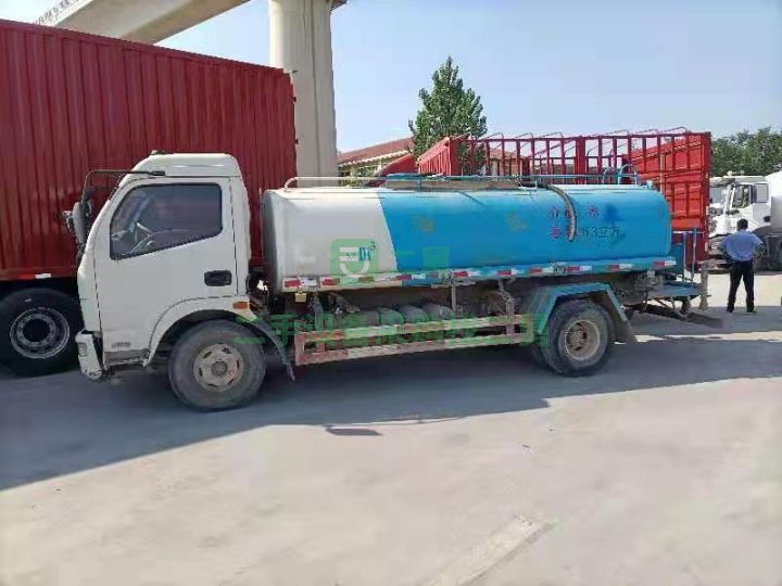 出售二手的東風(fēng)D7道路噴灑車園林綠化灑水車