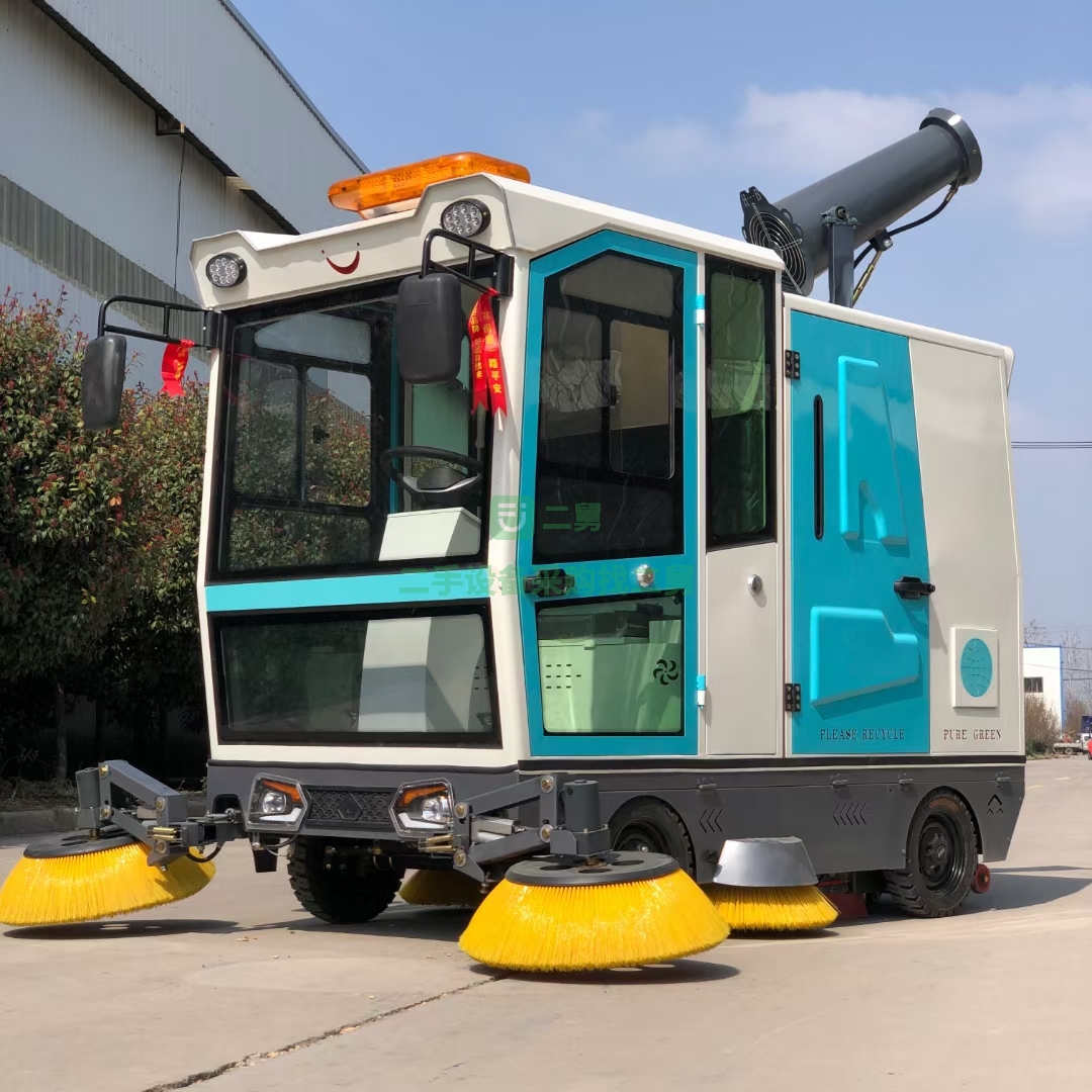 山東出售環(huán)騰QSC-101全封閉環(huán)保新能源駕駛式掃地機