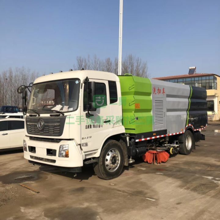 低價(jià)出售21年的東風(fēng)掃路車，免費(fèi)質(zhì)保一年