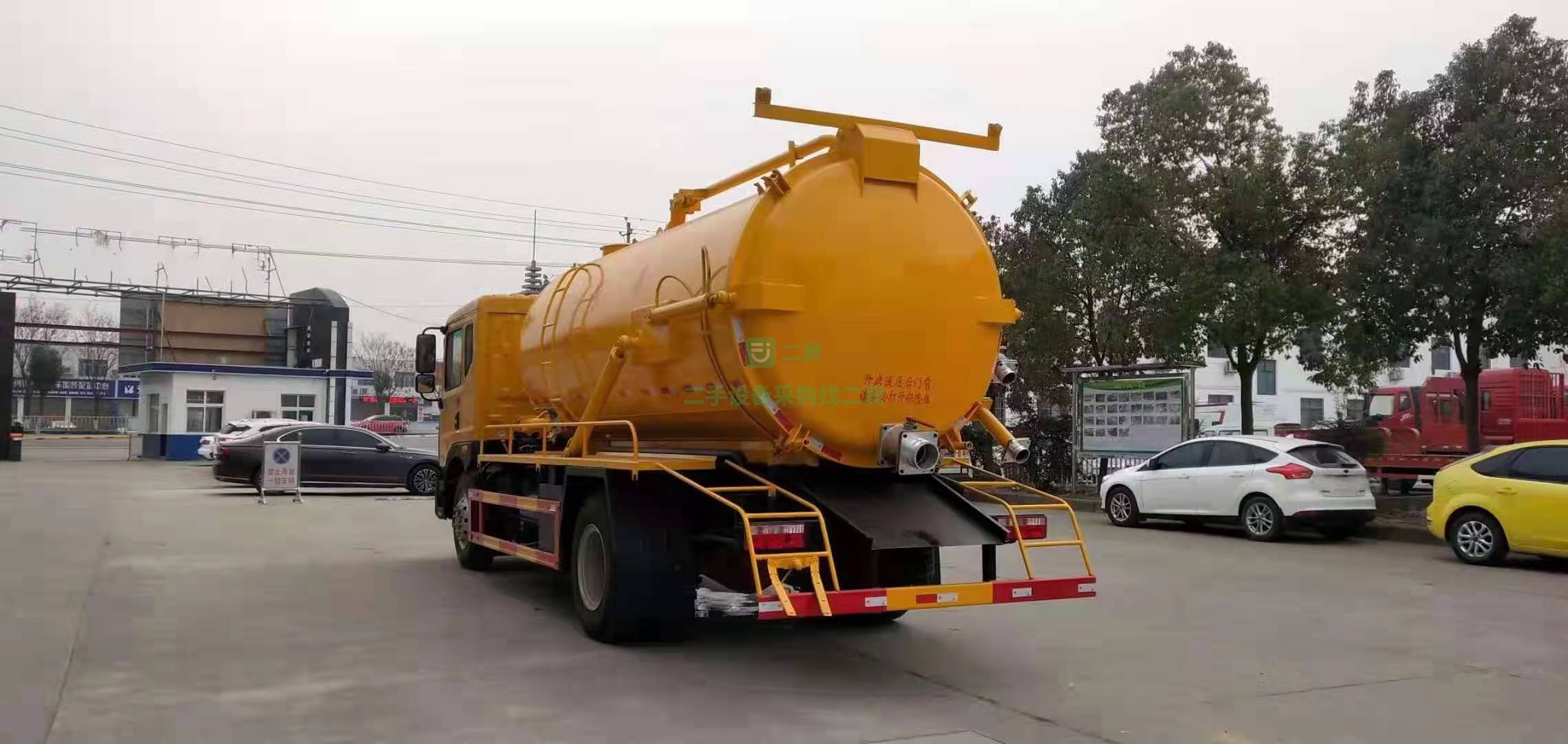 出售東風多利卡12方吸污車玉柴發動機165馬力