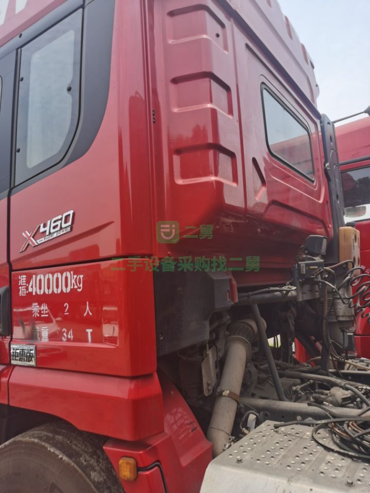 山東出售二手九成新的德龍x3000/460馬力牽引車