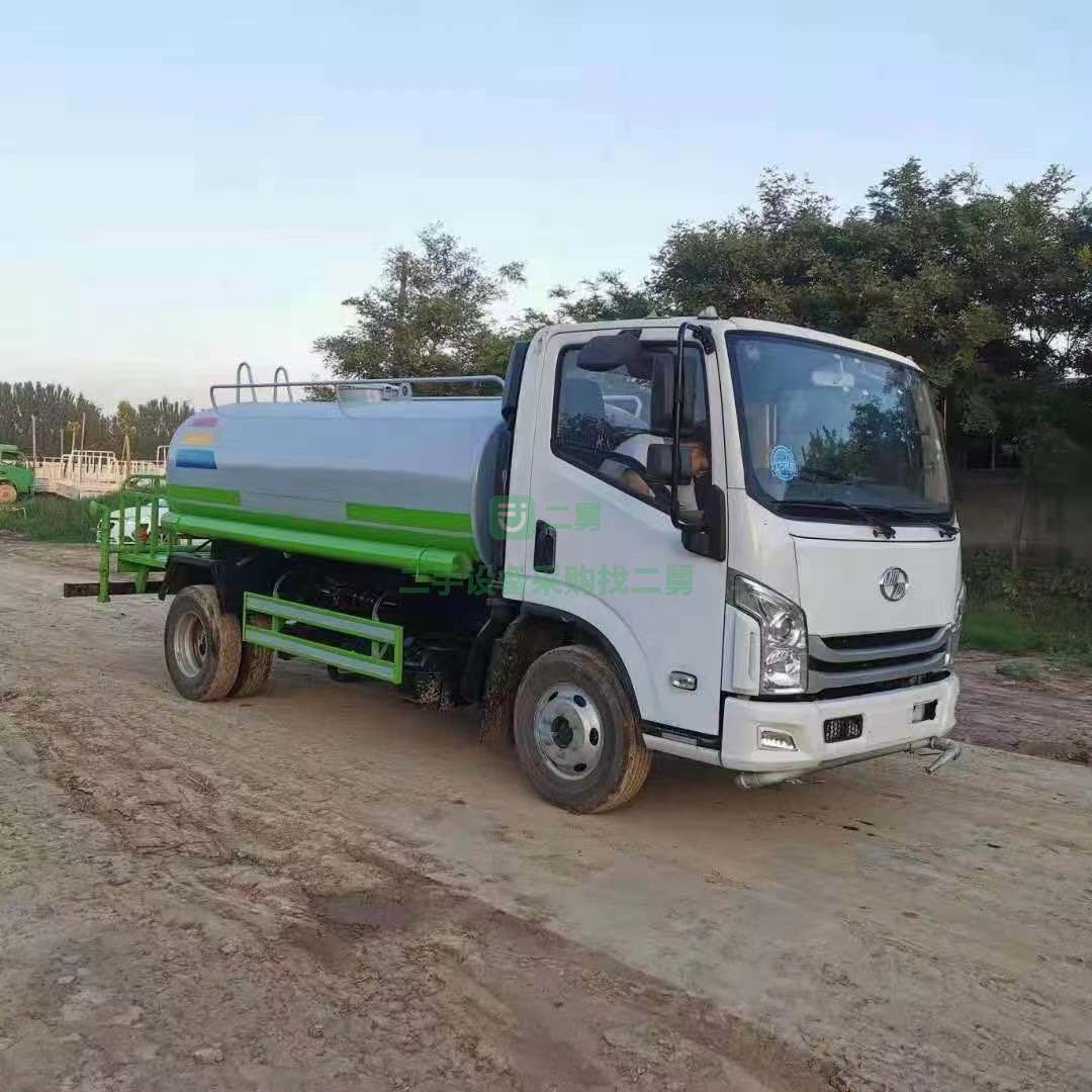 出售國六實驗車灑水車無法上牌云內動力170馬力發動機