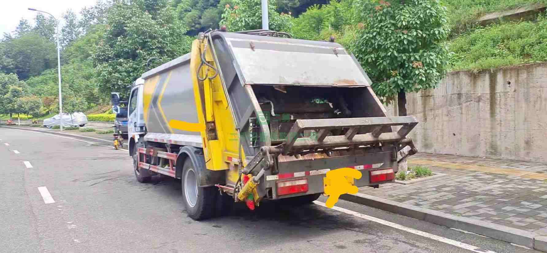 出售21年的東風系列壓縮垃圾車