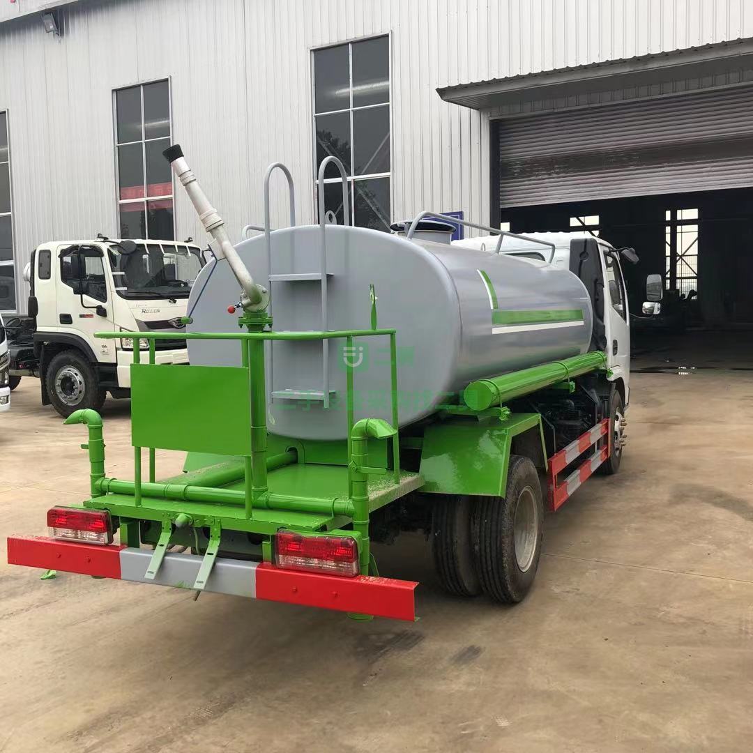 出售一臺東風多利卡五方灑水車 全柴發(fā)動機115-130馬力