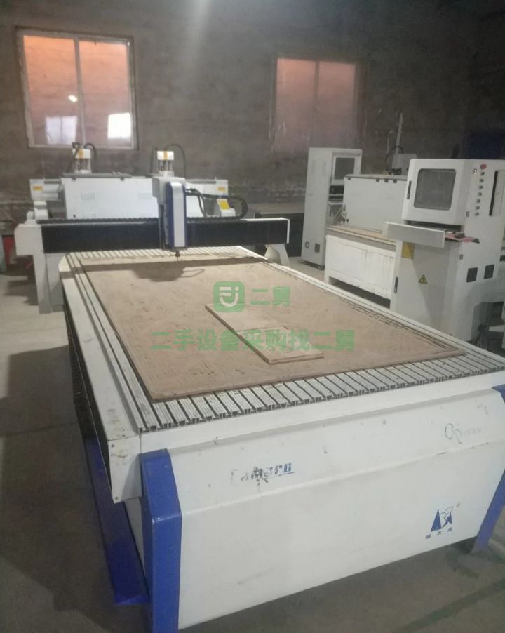 陜西出售二手九成新的啄木鳥1325雕刻機