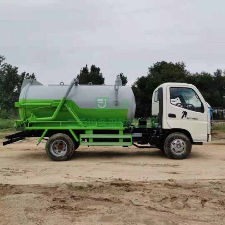 出售一臺二手極品福田奧鈴五立方吸污車，車好價不高