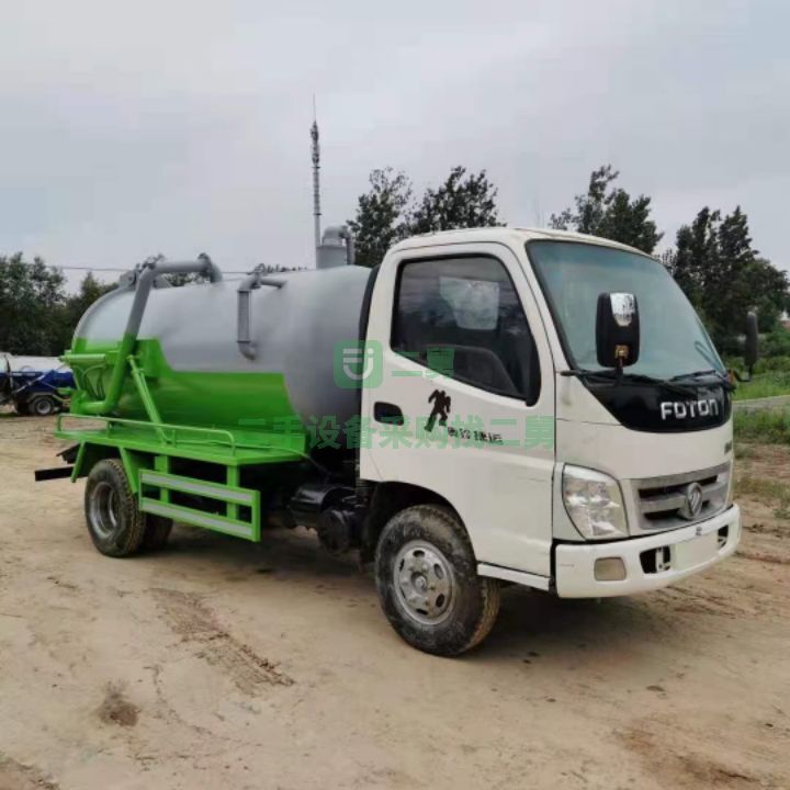 出售一臺二手極品福田奧鈴五立方吸污車，車好價不高