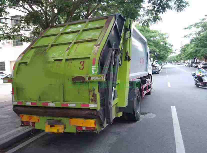 出售21年的東風系列壓縮垃圾車