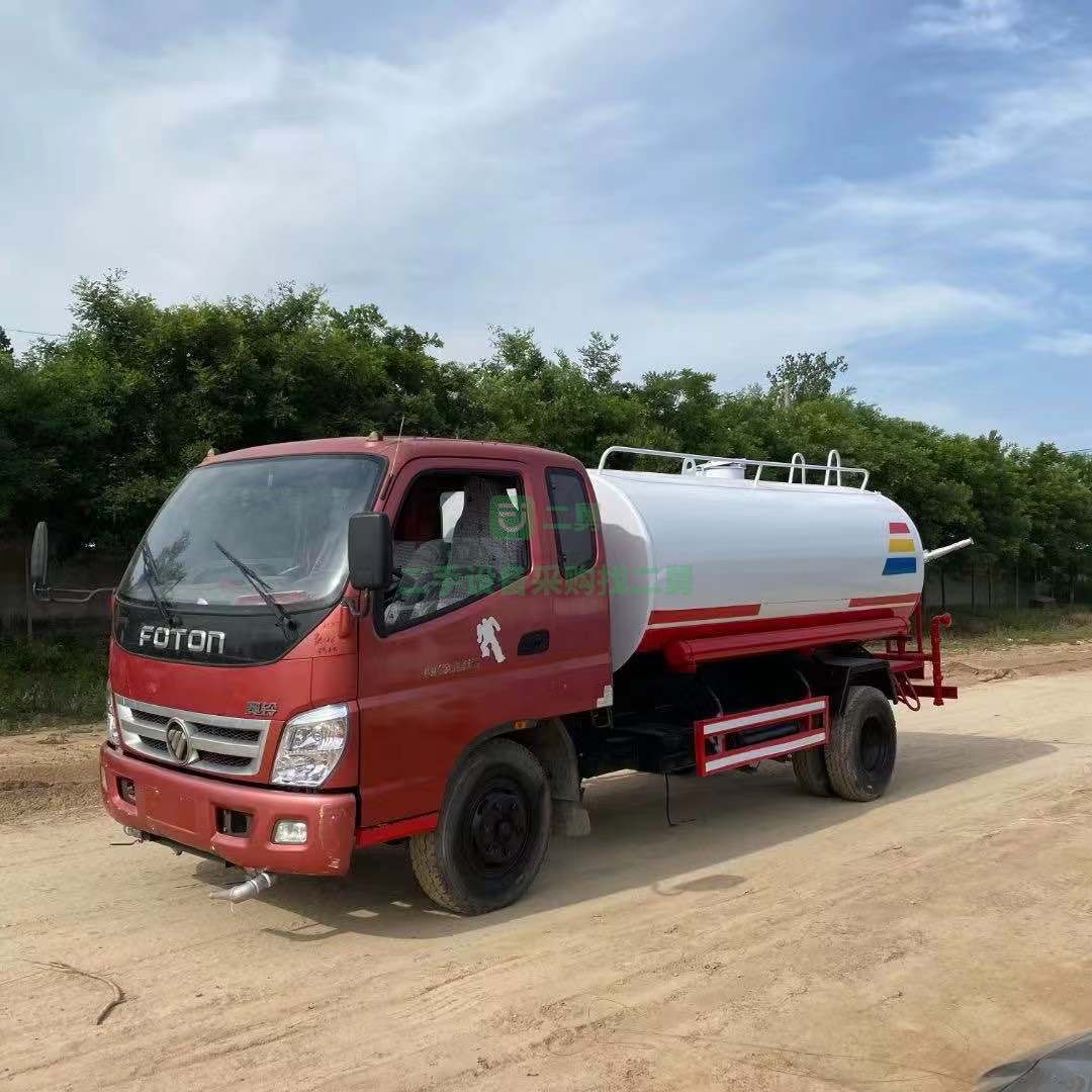 出售新款?yuàn)W鈴底盤改裝8立方灑水車