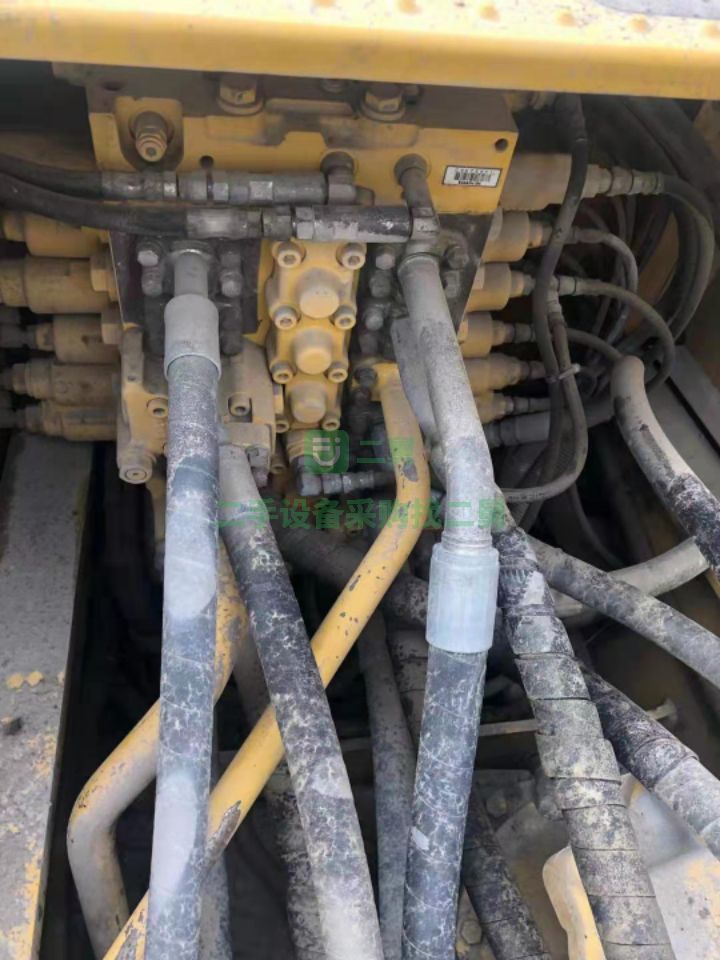 出售二手的14年極品小松200-8Mo挖掘機