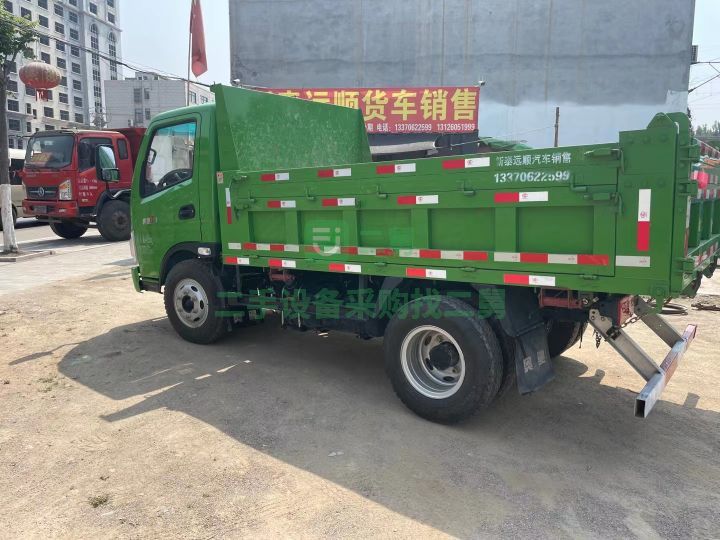 山東出售二手的九成新的奧馳自卸車