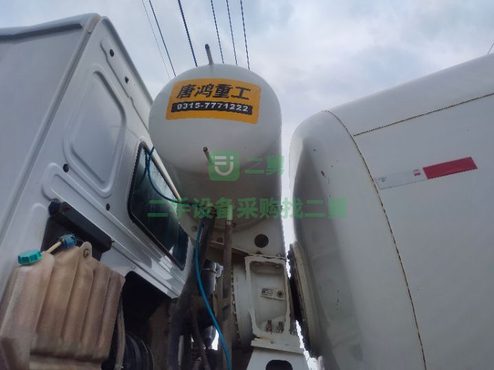 出售二手2017年12月上戶，豪沃后八輪大14方，唐洪上莊攪拌車