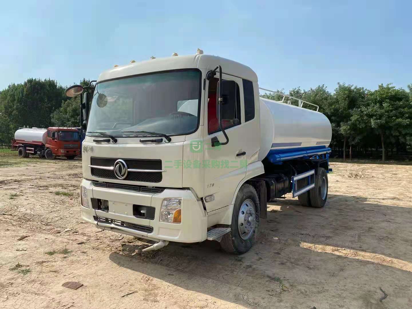 出售六缸東風天錦12噸二手灑水車無手續全新罐體和龍王水泵