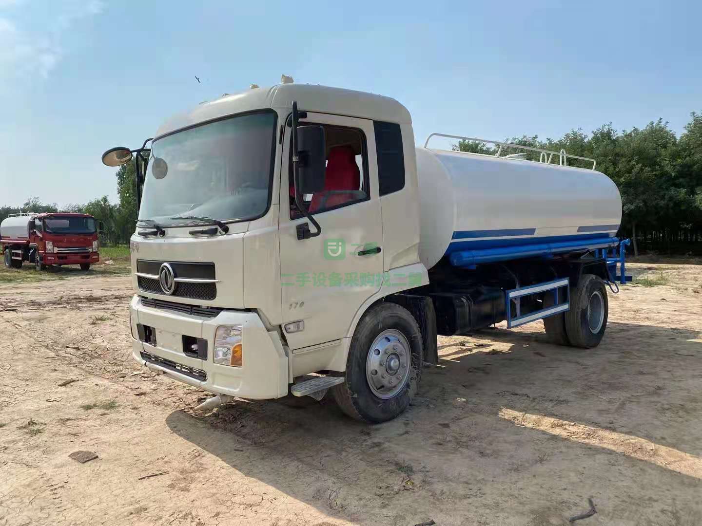 出售六缸東風天錦12噸二手灑水車無手續全新罐體和龍王水泵