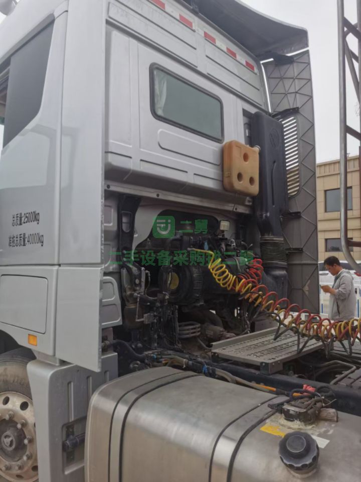 出售牽引車三年半歐曼EST510高配高頂16速，帶液緩