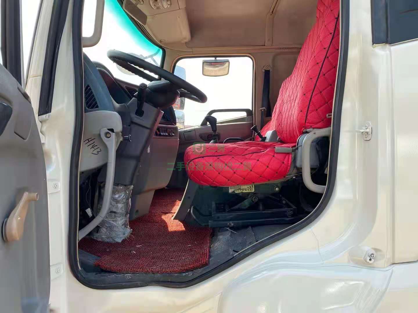 出售六缸東風天錦12噸二手灑水車無手續全新罐體和龍王水泵