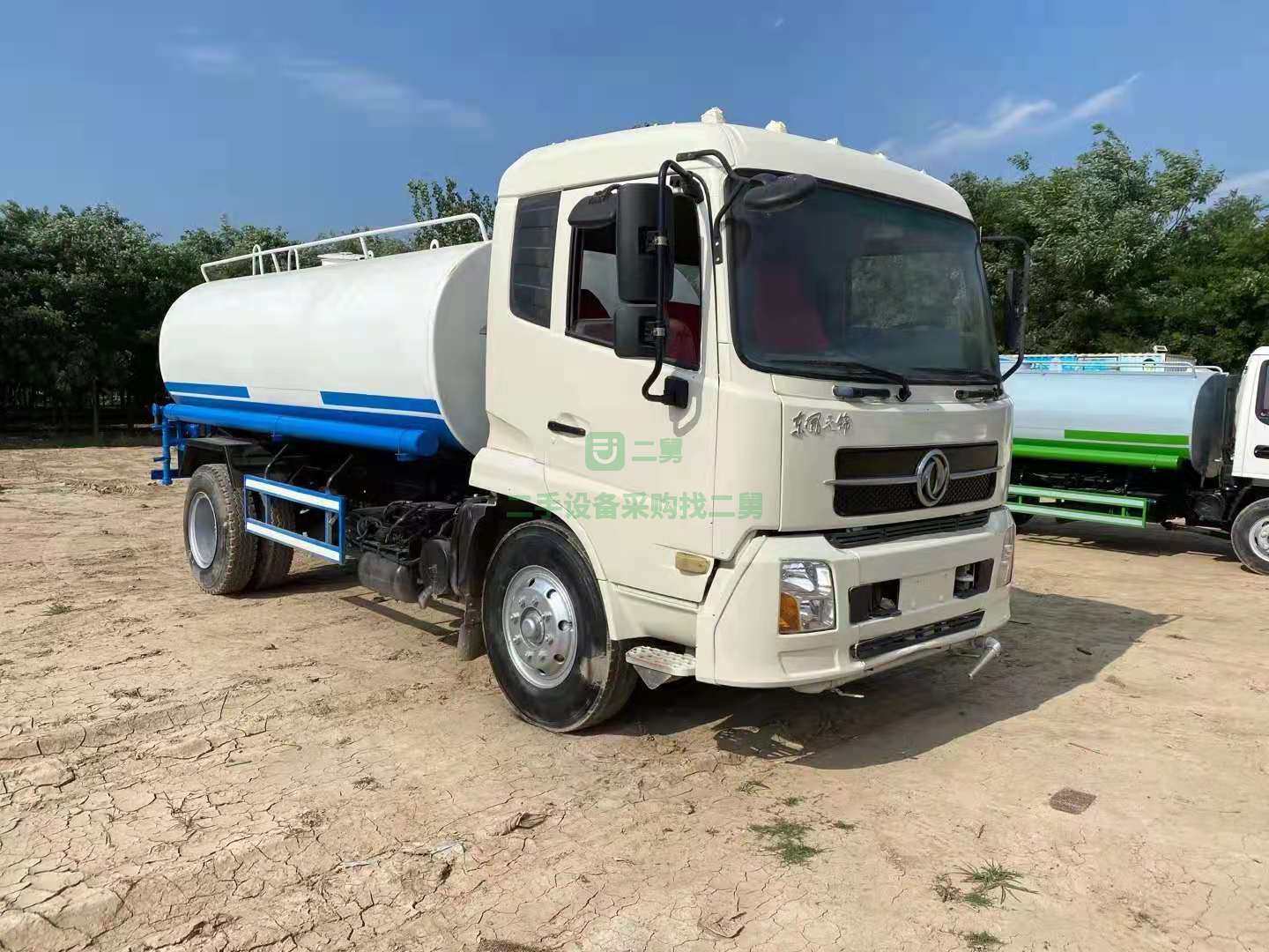 出售六缸東風天錦12噸二手灑水車無手續全新罐體和龍王水泵