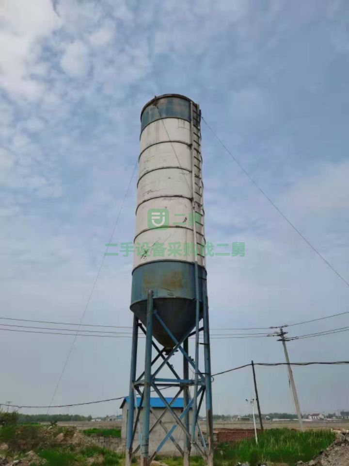 出售二手八成新的100噸水泥罐