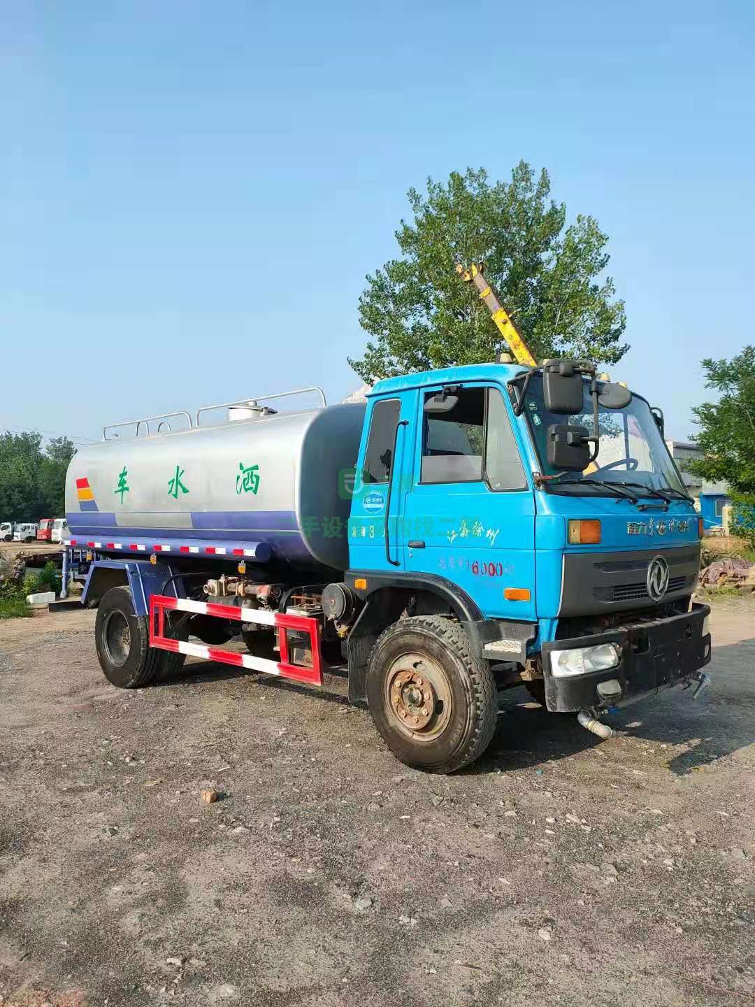 2015年10月份極品東風145灑水車12方罐體出售