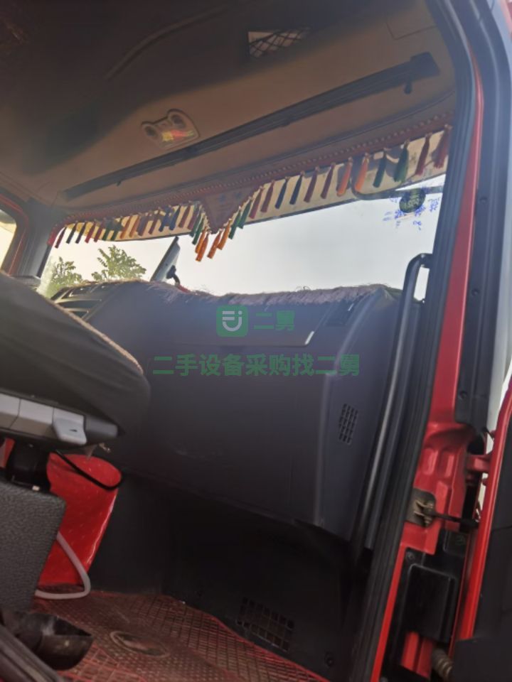出售一臺兩年四個(gè)月德龍X3000/430馬力前四后八牽引車，車況精品