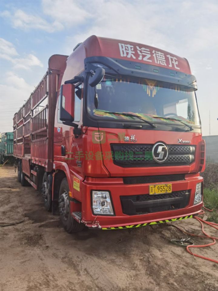 出售一臺兩年四個(gè)月德龍X3000/430馬力前四后八牽引車，車況精品