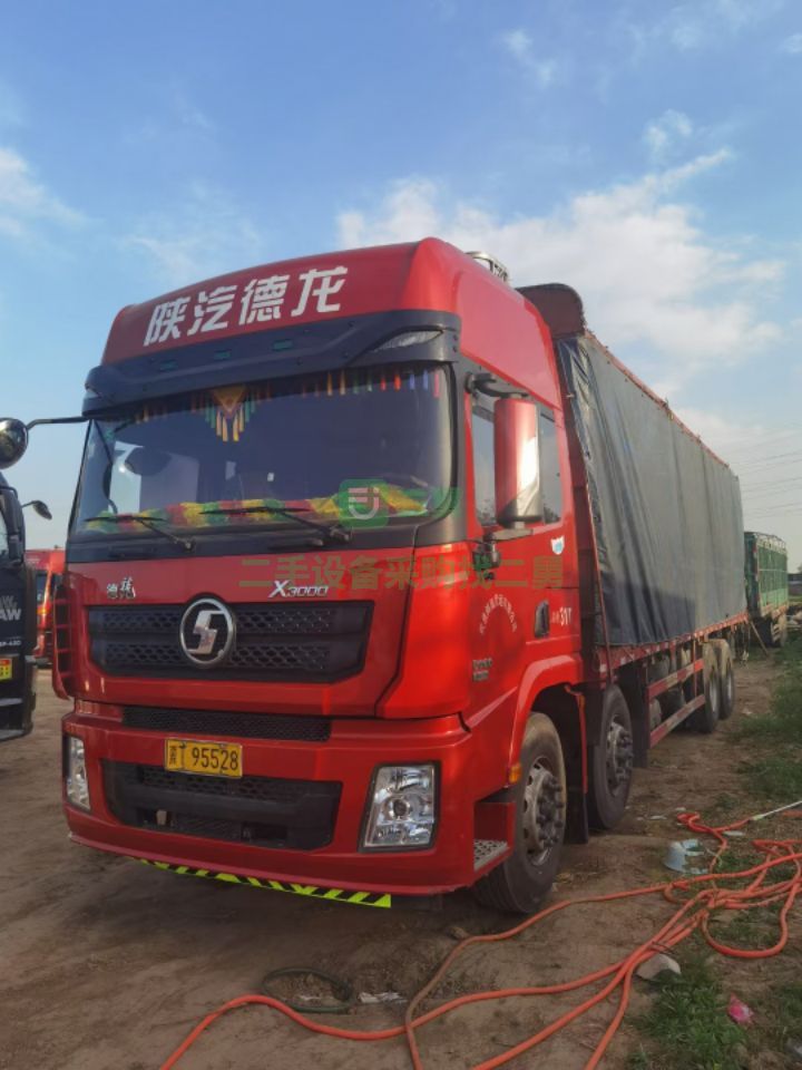 出售一臺兩年四個(gè)月德龍X3000/430馬力前四后八牽引車，車況精品