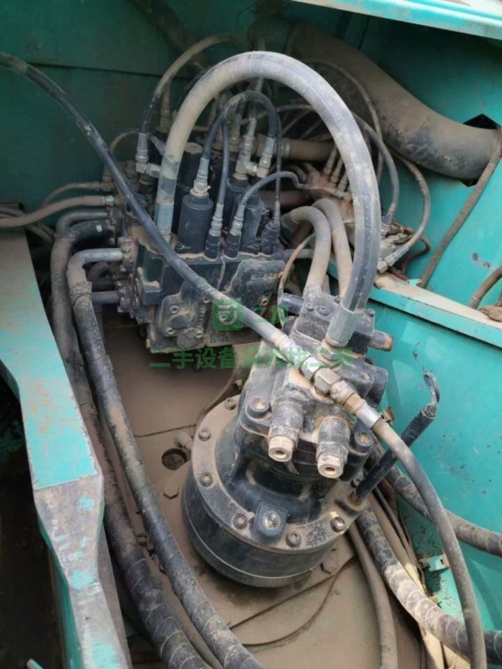 出售進口神鋼200超8精品車況挖掘機，全車原版原漆，純土方沒掛過錘