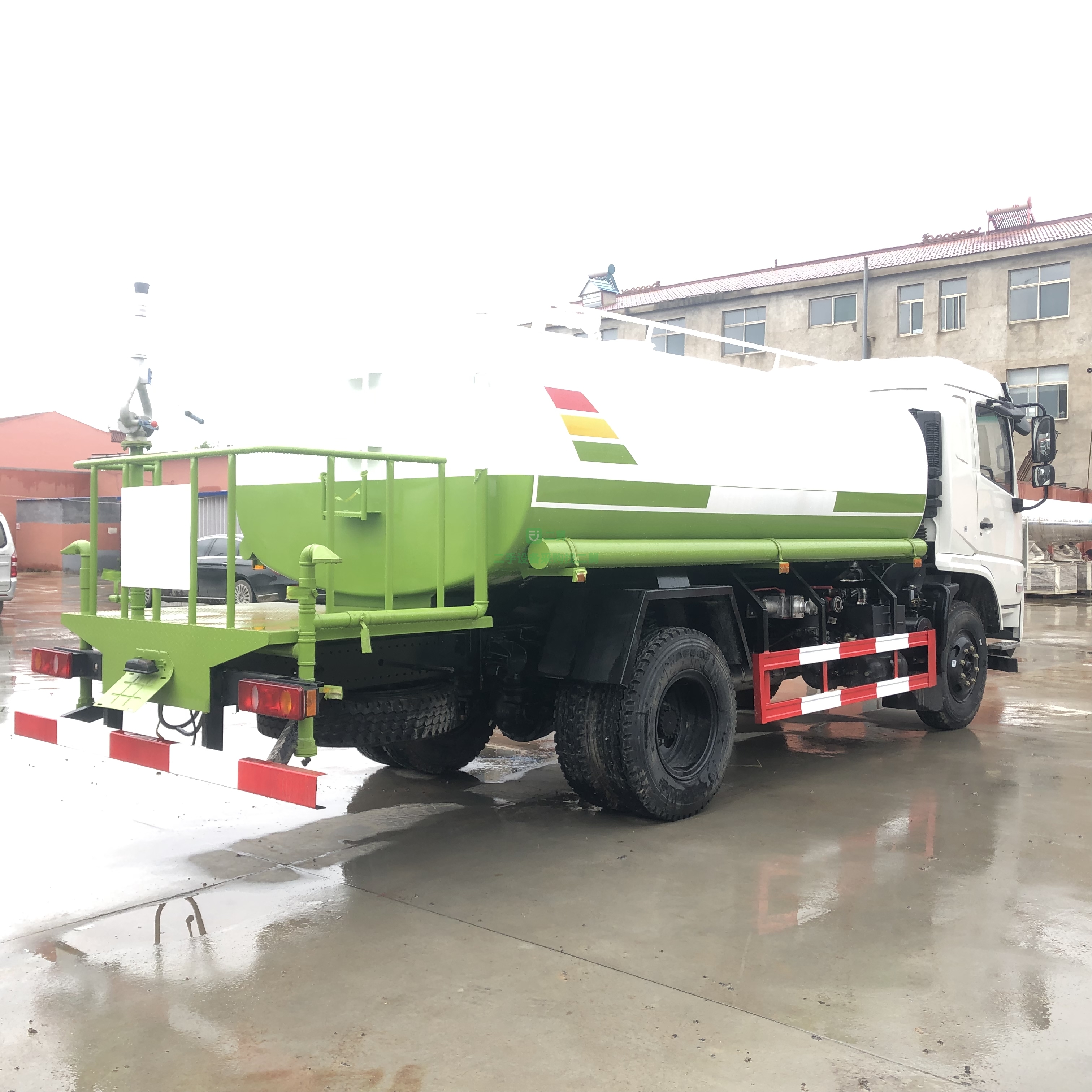 出售國六東風(fēng)專用底盤D3十二立方灑水車
