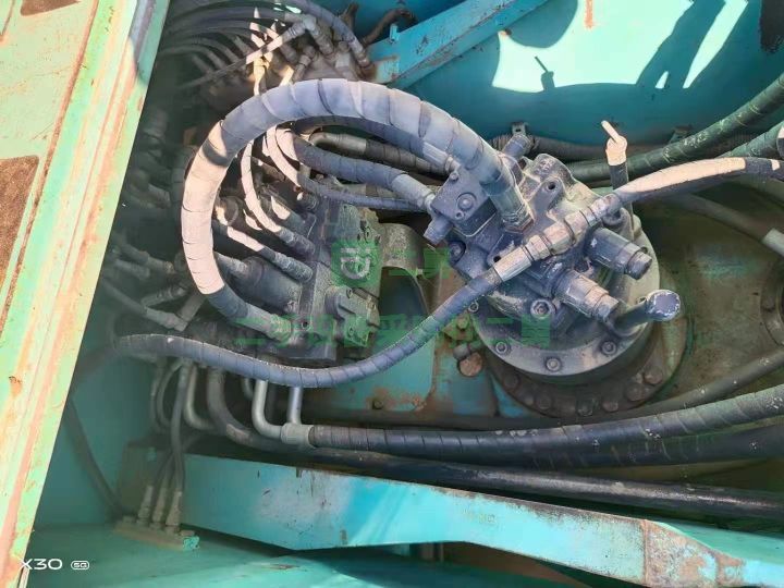 出售進口神鋼200超8精品車況挖掘機，全車原版原漆，純土方沒掛過錘