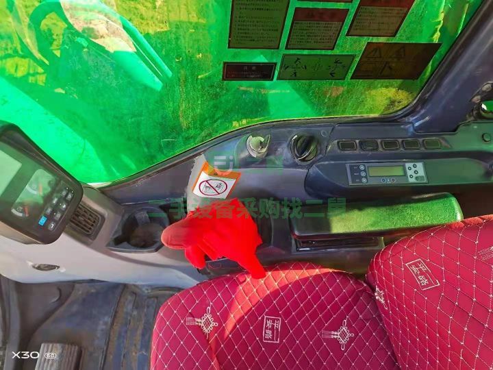 出售進口神鋼200超8精品車況挖掘機，全車原版原漆，純土方沒掛過錘