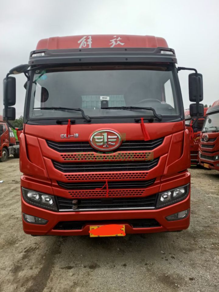 出售牽引車6個月，新款悍V400 ，2.0版雙閉鎖