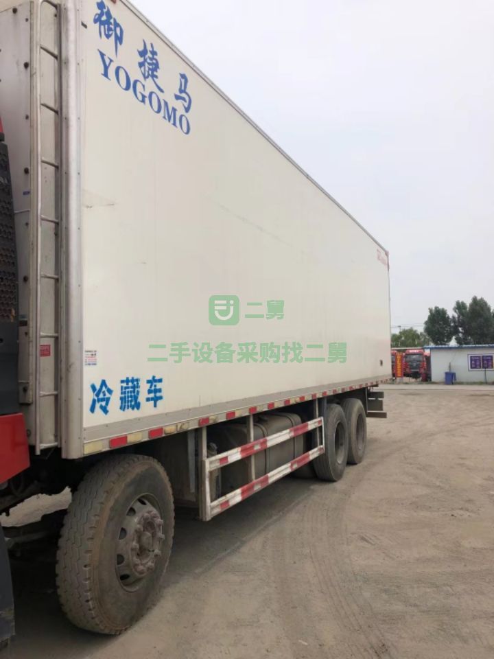 出售19年3月份交強(qiáng)險(xiǎn)豪沃430馬力前四后八9.6米冷藏車(chē)