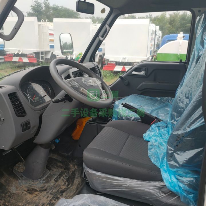 出售福田三立方吸糞車上牌不超重