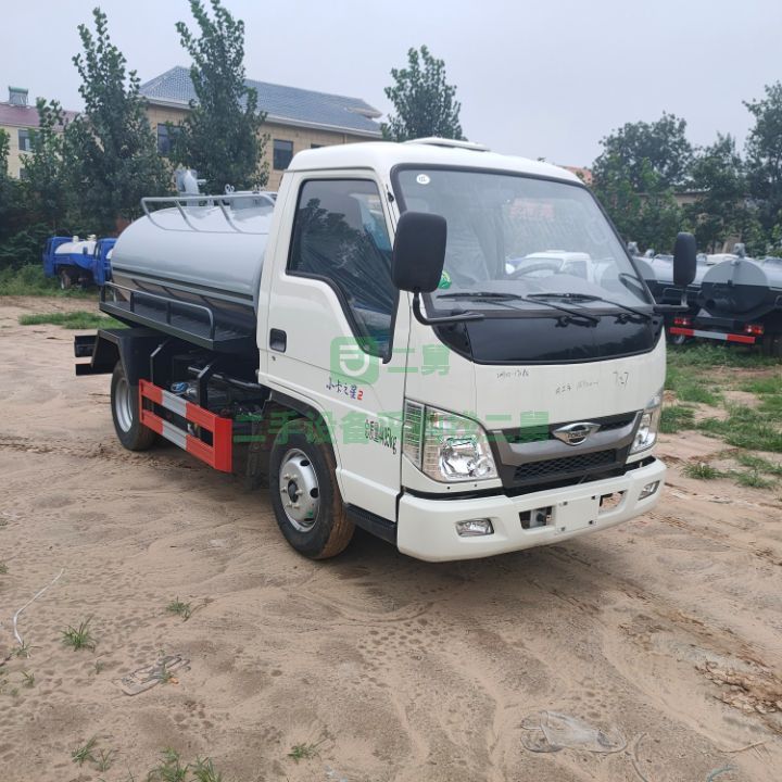 出售福田三立方吸糞車上牌不超重