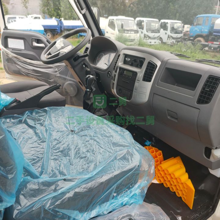 出售福田三立方吸糞車上牌不超重