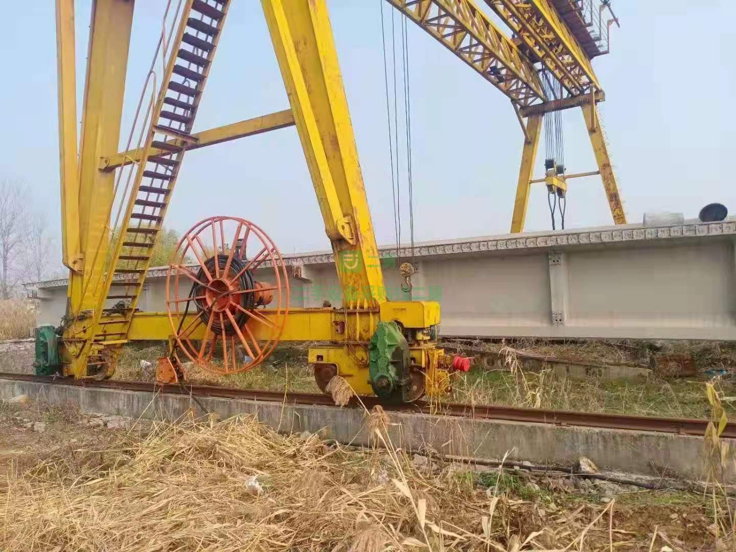 出售3500一噸80噸提梁機，跨度24米，明天拆除