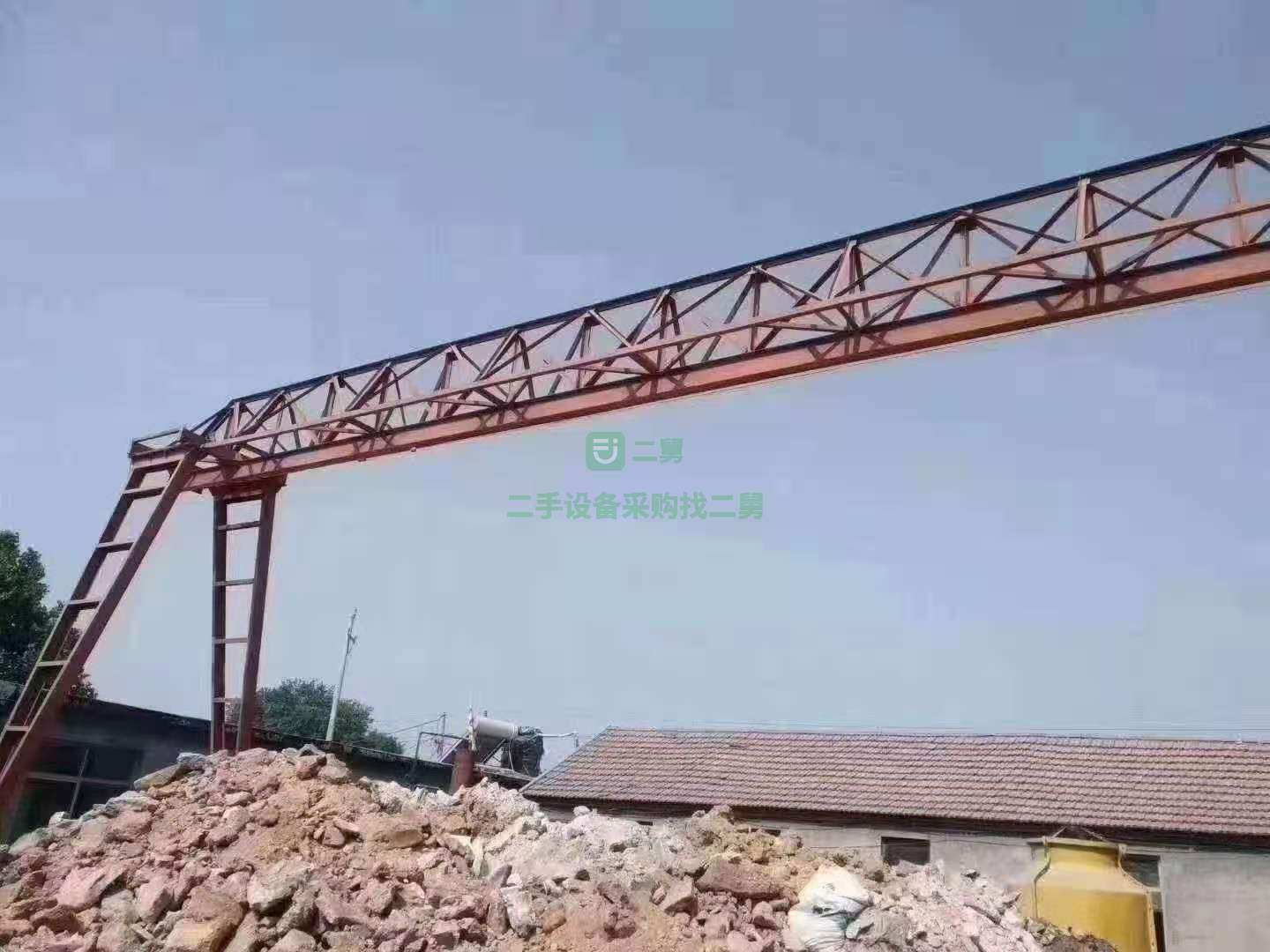 出售一臺二手花架龍門吊，5噸花架行車龍門吊，跨度15.8米，腿子7.5米