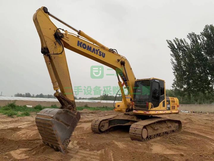 出售二手的小松240挖掘機，個人土方車，沒活了著急出售，包干活